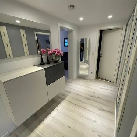 Zentrale 1og Mit Wlan & Kaffee *